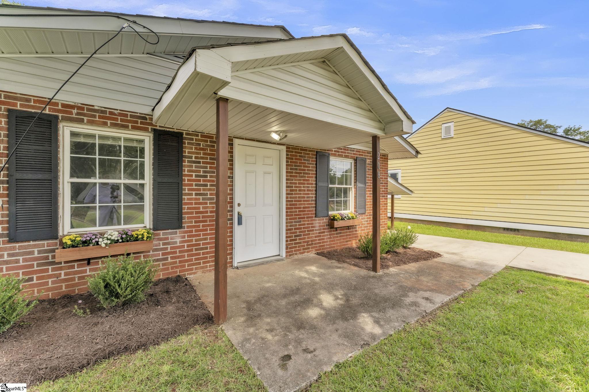 208 Parkins Mill Road Greenville, SC 29607 - Photo 3 of 27