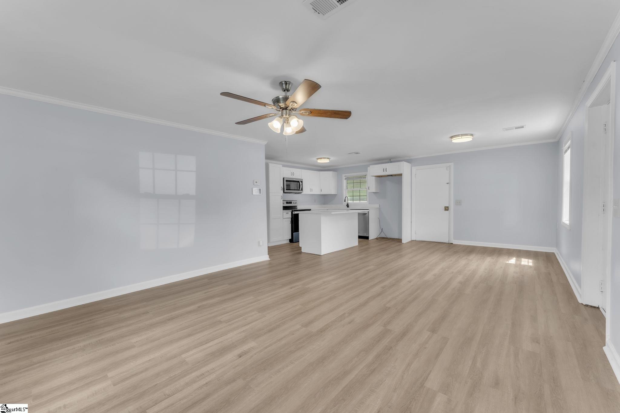 208 Parkins Mill Road Greenville, SC 29607 - Photo 6 of 27