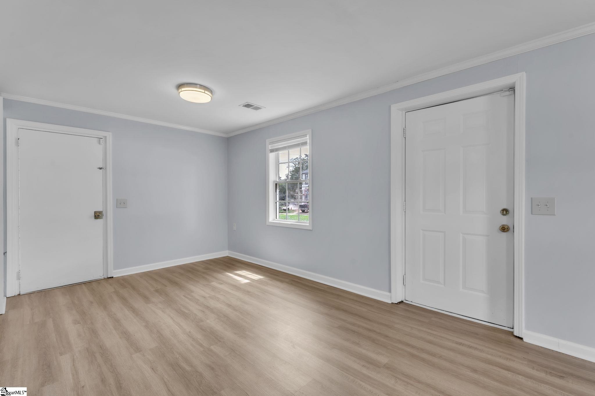 208 Parkins Mill Road Greenville, SC 29607 - Photo 8 of 27
