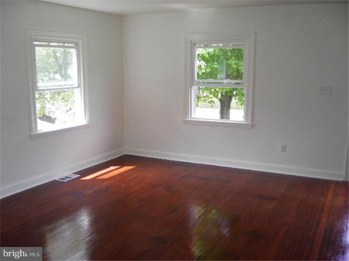 2855 Dutton Mill Road Aston, PA 19014 - Photo 4 of 16