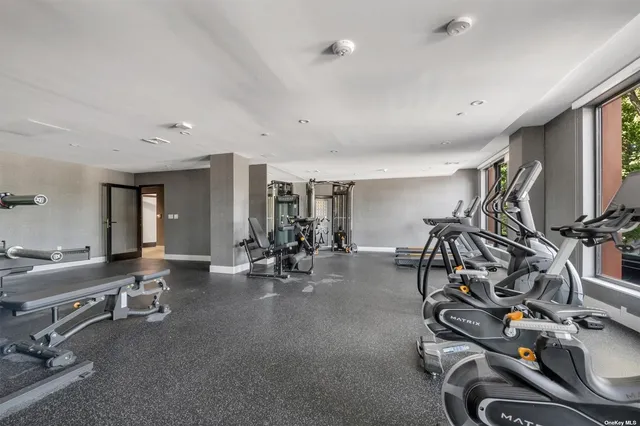 $6,650 | 108 Middle Neck Road, Unit 3F, Great Neck, NY 11021