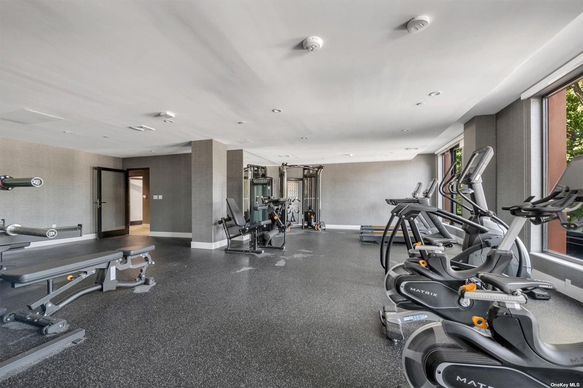 108 Middle Neck Road, Unit 3F Great Neck, NY 11021 - Photo 5 of 7