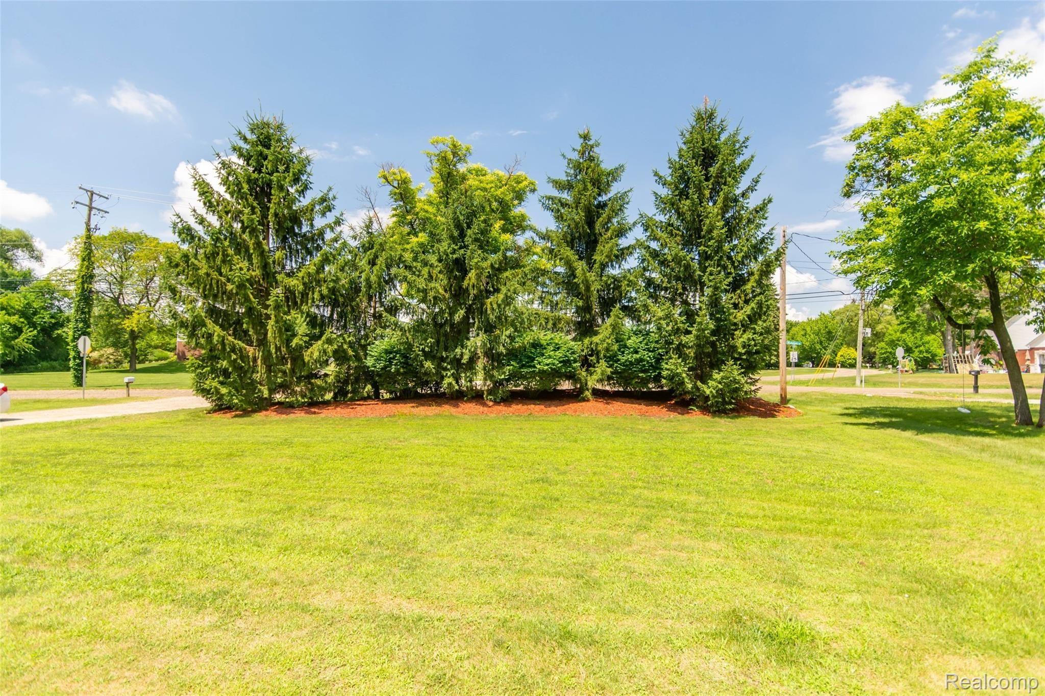 826 Michelson Road Rochester, MI 48307 - Photo 24 of 34 DSC_4571.jpg