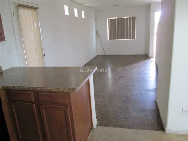 Living Room. Large Rooms/Breakfast bar