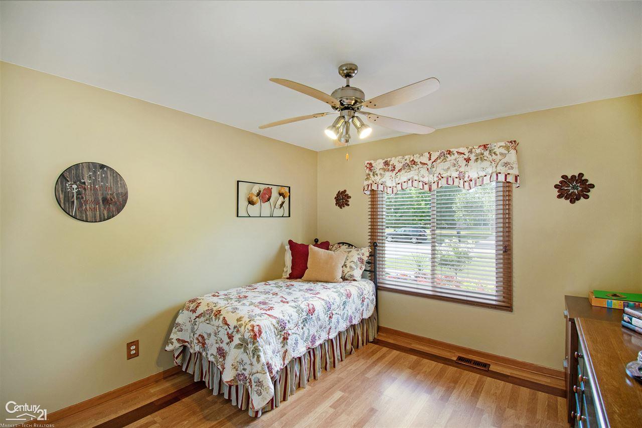 34349 Country Meadow Road Chesterfield, MI 48047 - Photo 16 of 37