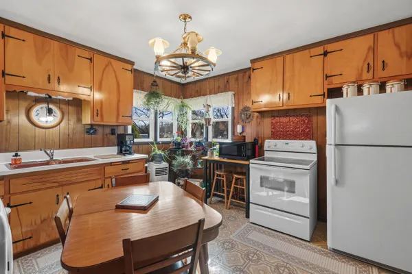 $225,000 | W873 County Rd F, Osceola, WI 53010