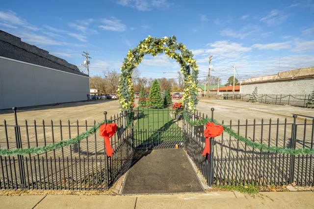 $125,000 | 142-150 East Main Street, Adamsville, TN 38310