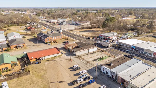 $125,000 | 142-150 East Main Street, Adamsville, TN 38310
