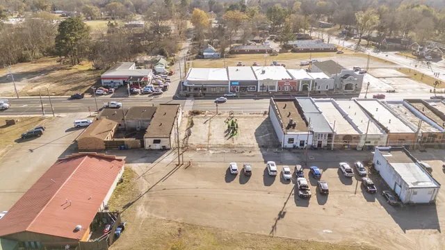 $125,000 | 142-150 East Main Street, Adamsville, TN 38310