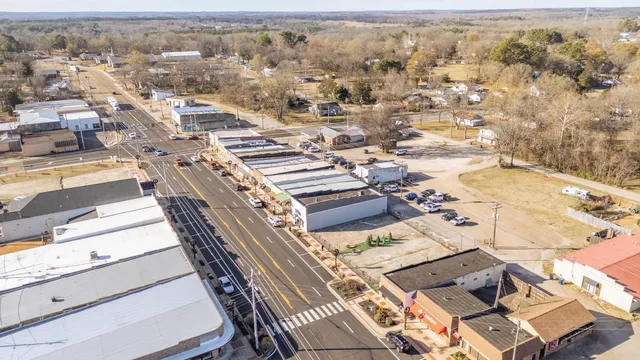 $125,000 | 142-150 East Main Street, Adamsville, TN 38310