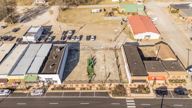 $125,000 | 142-150 East Main Street, Adamsville, TN 38310