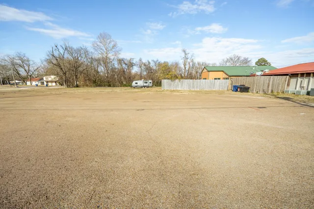 $125,000 | 142-150 East Main Street, Adamsville, TN 38310