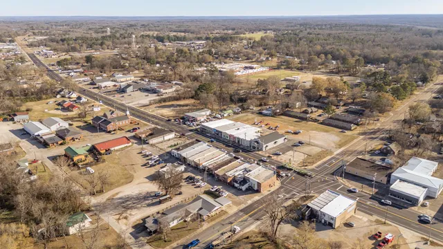 $125,000 | 142-150 East Main Street, Adamsville, TN 38310