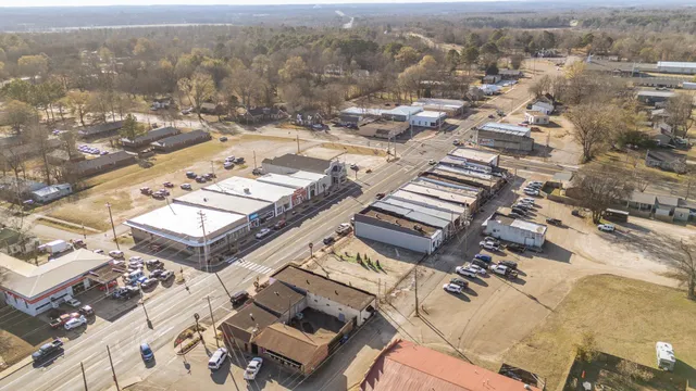 $125,000 | 142-150 East Main Street, Adamsville, TN 38310