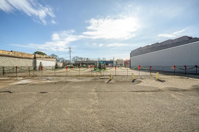 $125,000 | 142-150 East Main Street, Adamsville, TN 38310