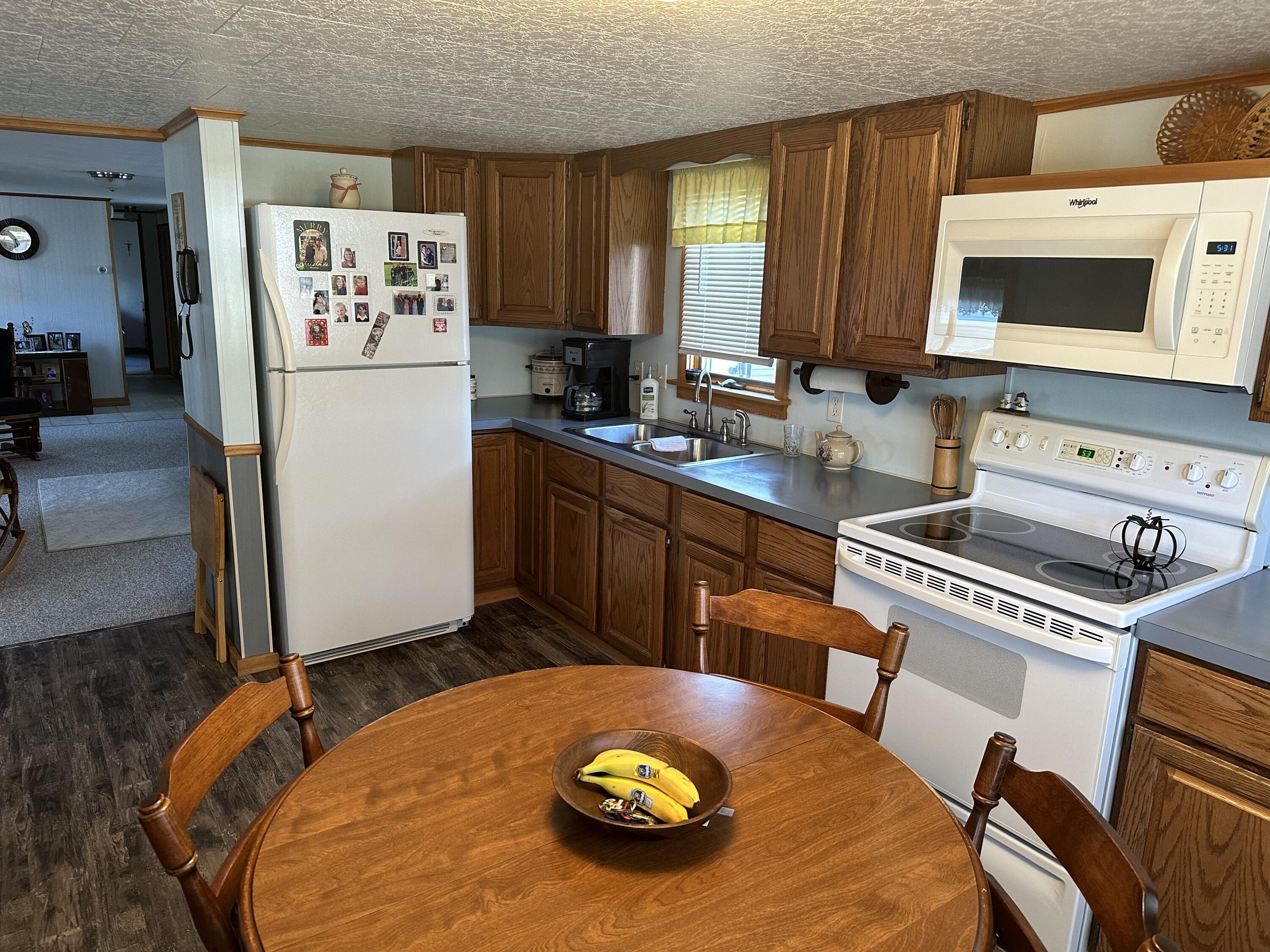 196 Cedar Street Millinocket, ME 04462 - Photo 2 of 15 IMG-2549