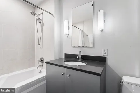 $449,000 | 2101 Market Street, Unit 908, Philadelphia, PA 19103