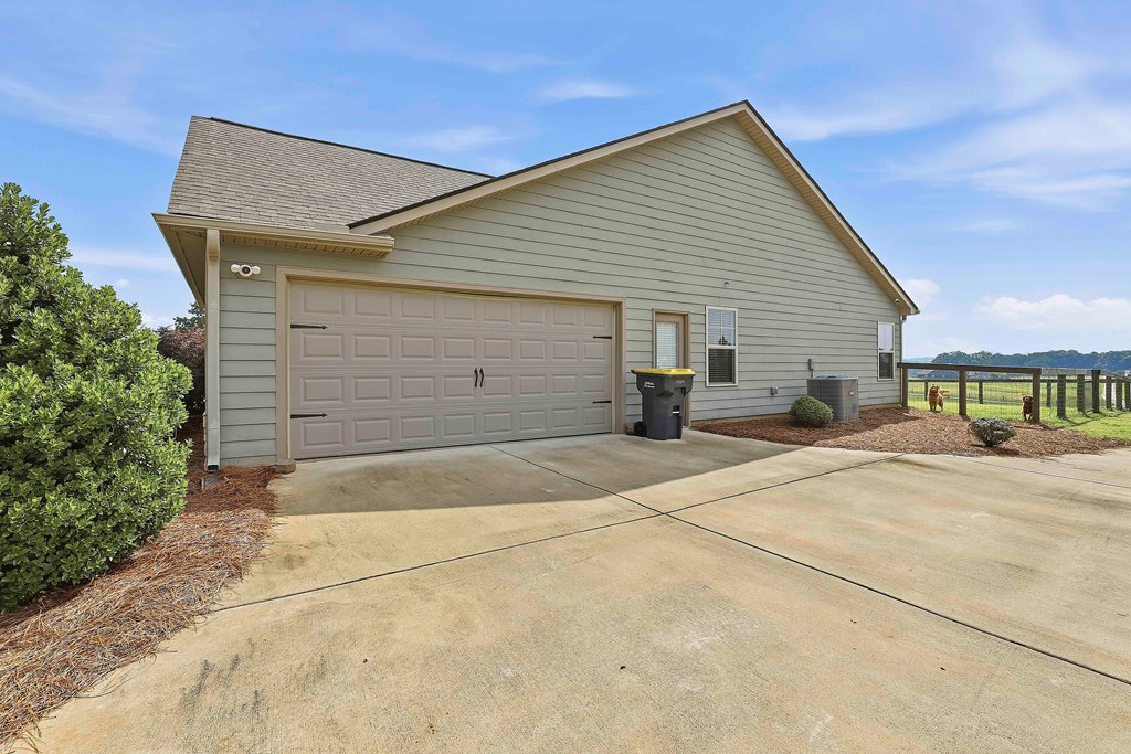 4466 Smokey Road Newnan, GA 30263 - Photo 6 of 44