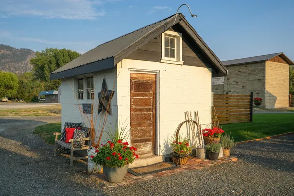 $1,500,000 | 510 East Main Avenue, Chewelah, WA 99109