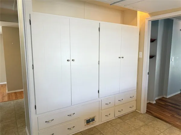 $88,000 | 6830 Americana Drive Northeast, Unit 127, St. Petersburg, FL 33702
