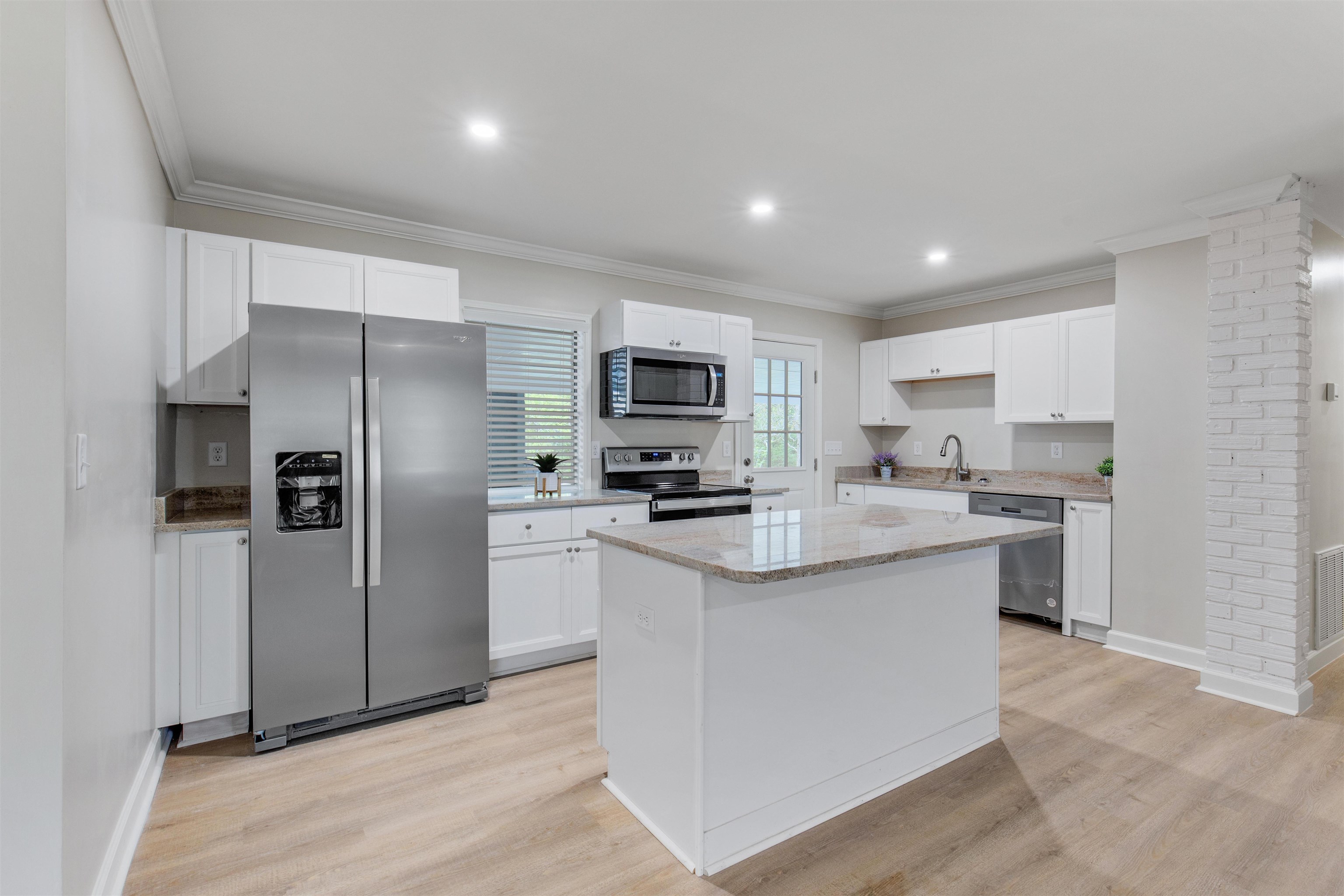 1304 Johnson Road Daphne, AL 36526 - Photo 4 of 33