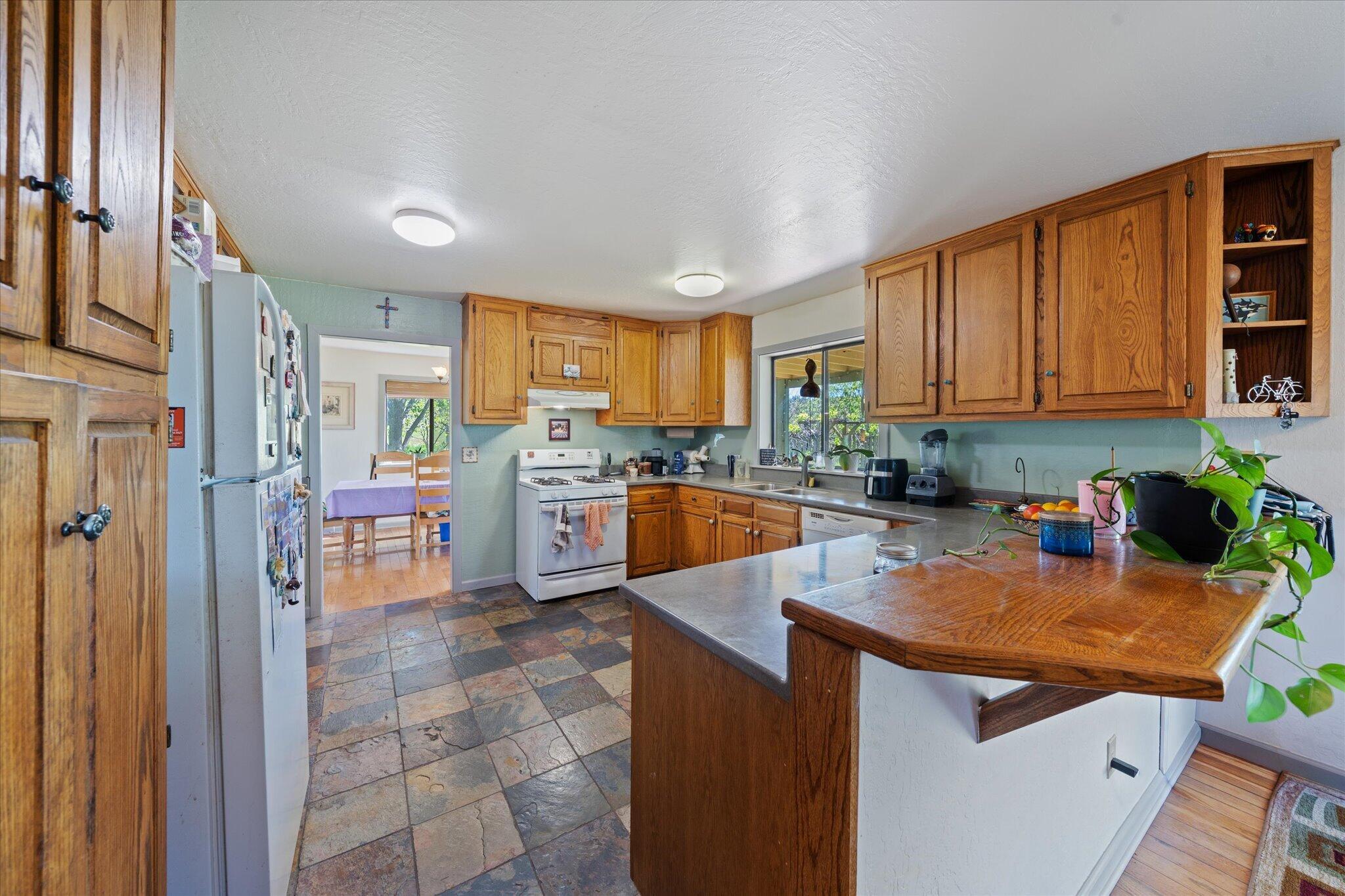 32135 Rock Creek Road Manton, CA 96059 - Photo 10 of 72 08-BiggerFlow Real Estate Media-8