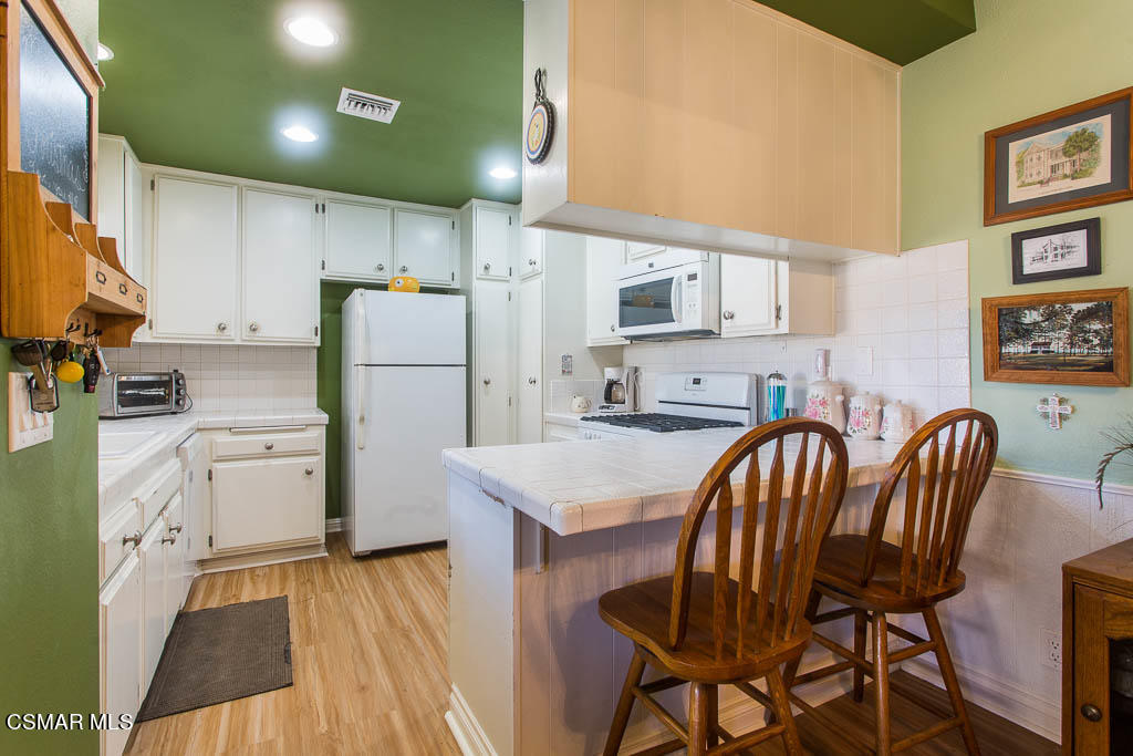 4496 Lubbock Drive, Unit D Simi Valley, CA 93063 - Photo 2 of 24 4496 Lubbock Drive Unit D - HsHProd-10