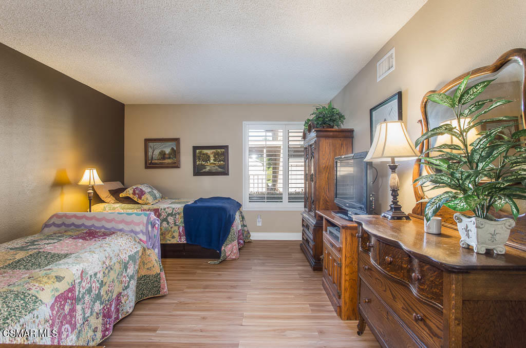 4496 Lubbock Drive, Unit D Simi Valley, CA 93063 - Photo 15 of 24 4496 Lubbock Drive Unit D - HsHProd-8