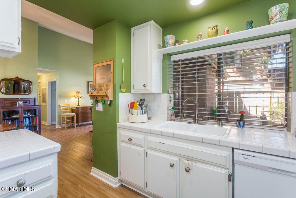 4496 Lubbock Drive, Unit D Simi Valley, CA 93063 - Photo 5 of 24 4496 Lubbock Drive Unit D - HsHProd-12