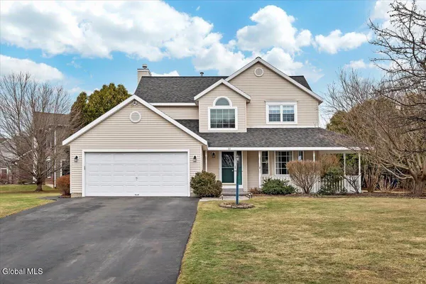 $619,900 | 33 Harwick Drive, Bethlehem, NY 12077