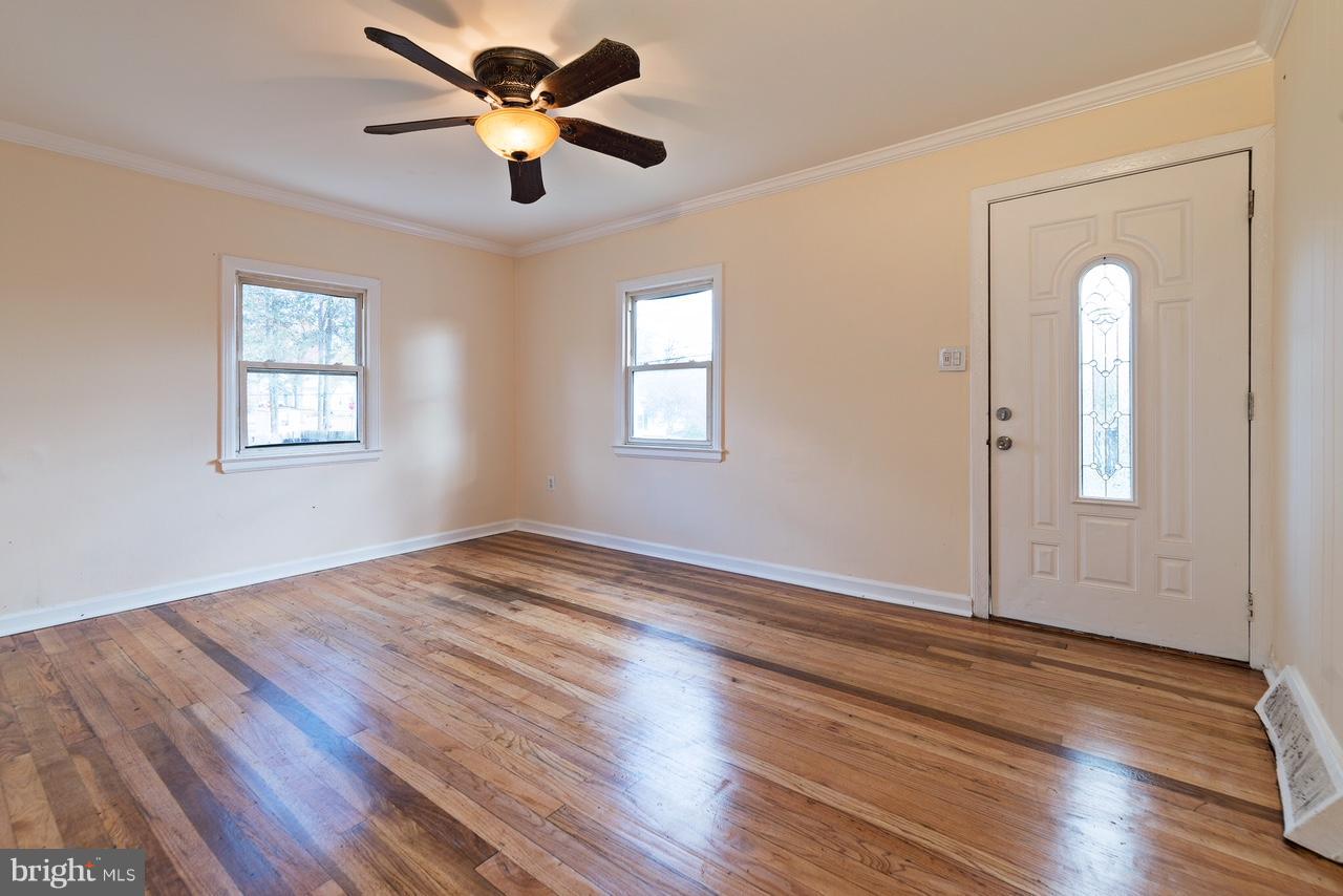 4505 Sigsbee Road Silver Spring, MD 20906 - Photo 5 of 14 Interior (General)