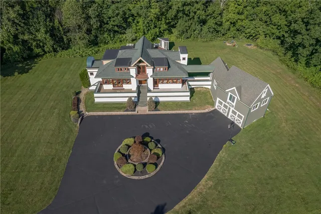 $899,900 | 4872 Bedford Drive, Canandaigua Town, NY 14424