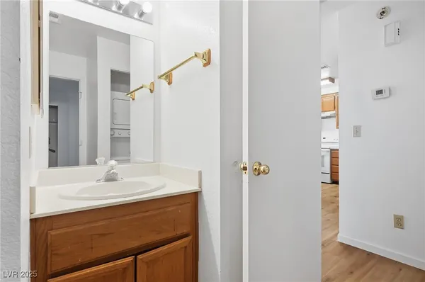 $158,000 | 2160 Highpointe Drive, Unit 102, Laughlin, NV 89029