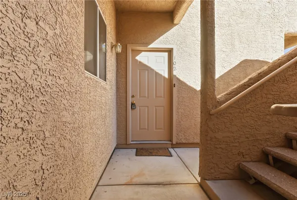 $158,000 | 2160 Highpointe Drive, Unit 102, Laughlin, NV 89029