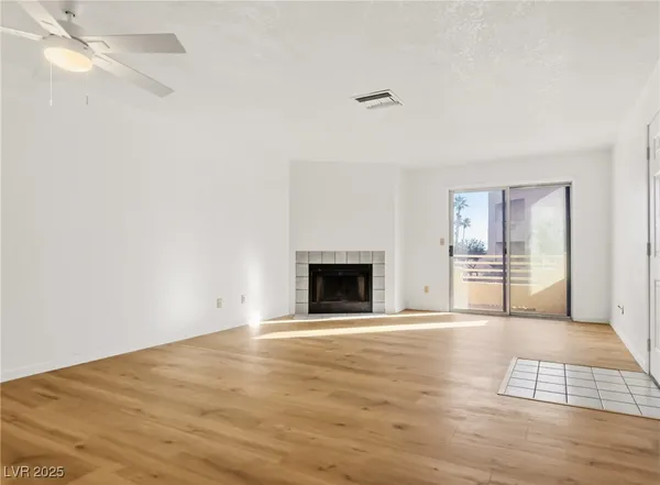 $158,000 | 2160 Highpointe Drive, Unit 102, Laughlin, NV 89029