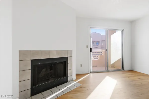 $158,000 | 2160 Highpointe Drive, Unit 102, Laughlin, NV 89029