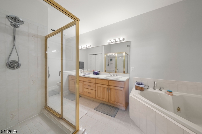 8 Hurlingham Club Road Far Hills, NJ 07931 - Photo 14 of 26
