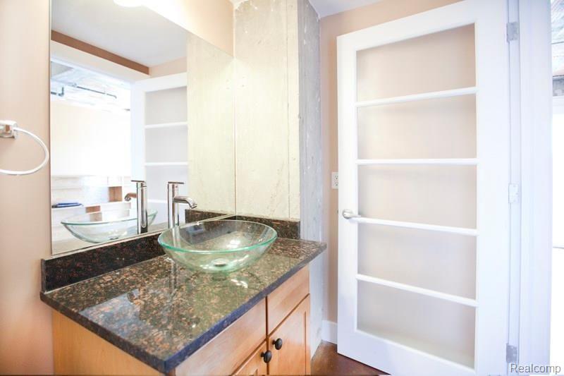 2915 John R Street, Unit 208 Detroit, MI 48201 - Photo 8 of 9