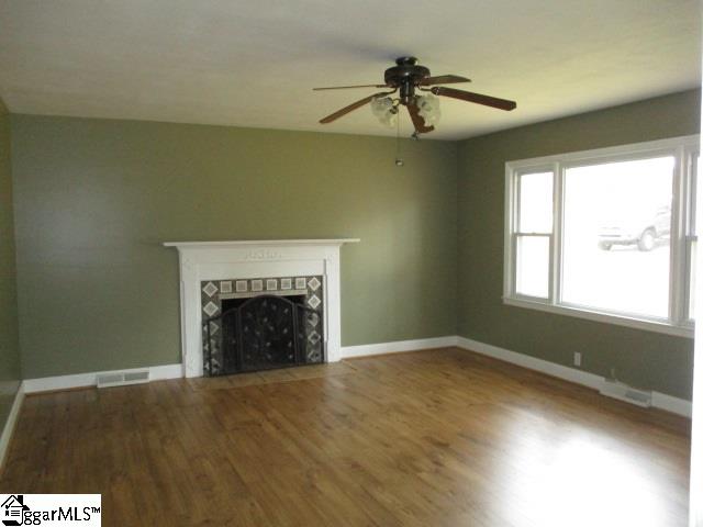 9885 Greenpond Road Gray Court, SC 29645 - Photo 2 of 12