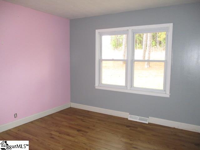 9885 Greenpond Road Gray Court, SC 29645 - Photo 7 of 12