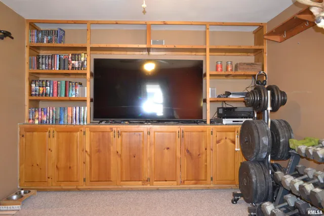 $121,000 | 411 West Greenwood Avenue, Jacksonville, IL 62650