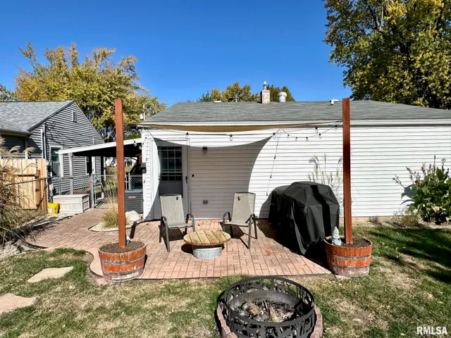 $121,000 | 411 West Greenwood Avenue, Jacksonville, IL 62650