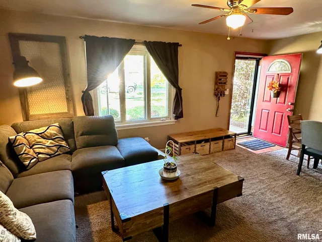 $121,000 | 411 West Greenwood Avenue, Jacksonville, IL 62650