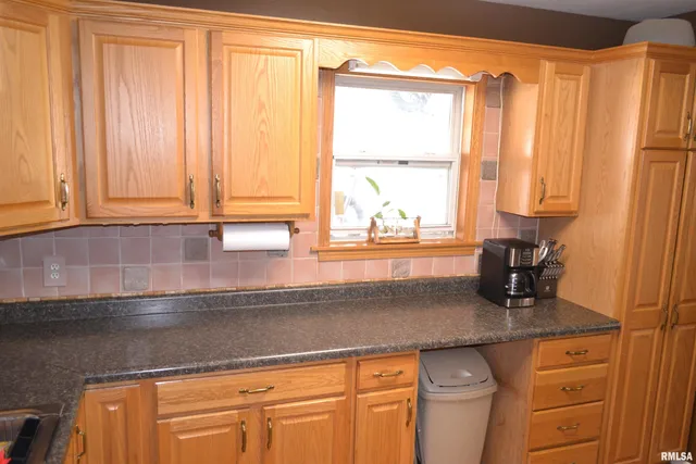 $121,000 | 411 West Greenwood Avenue, Jacksonville, IL 62650