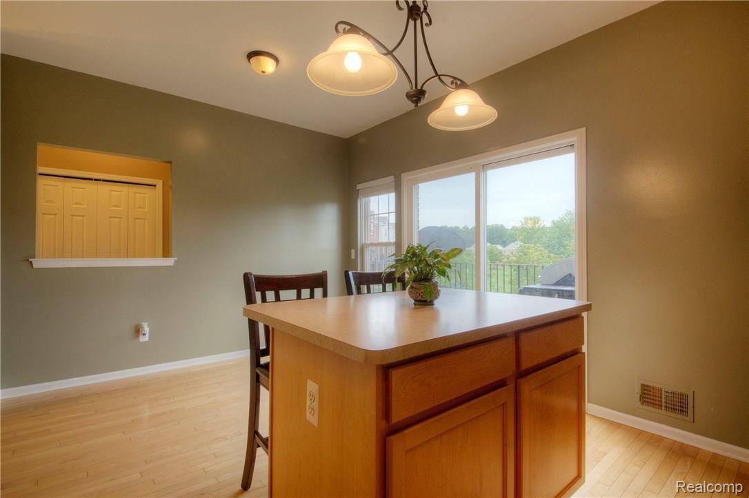 448 Cherry Orchard Road Canton, MI 48188 - Photo 15 of 34 17 Kit.jpg