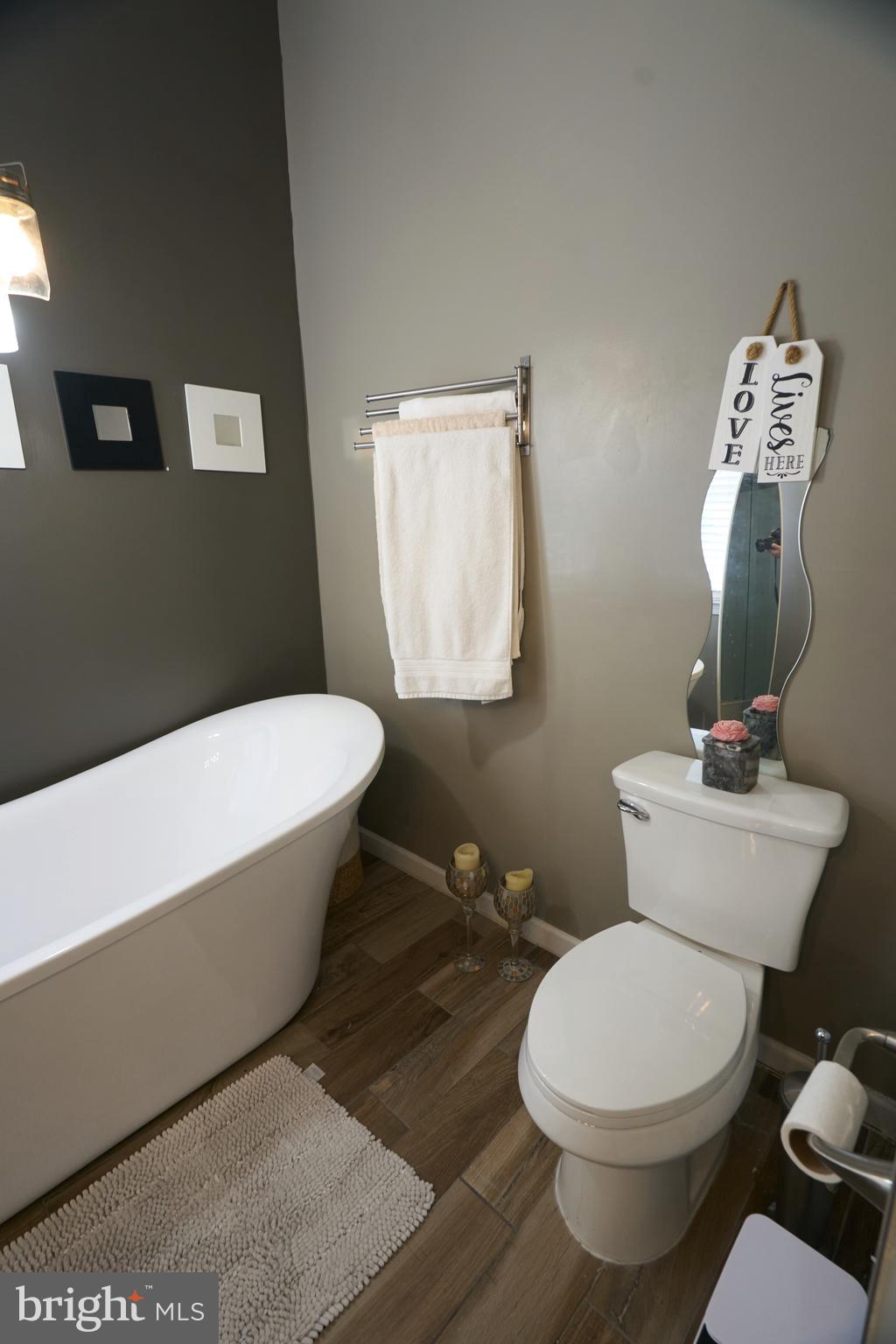 8905 Springview Road Philadelphia, PA 19115 - Photo 45 of 59 Primary Bath
