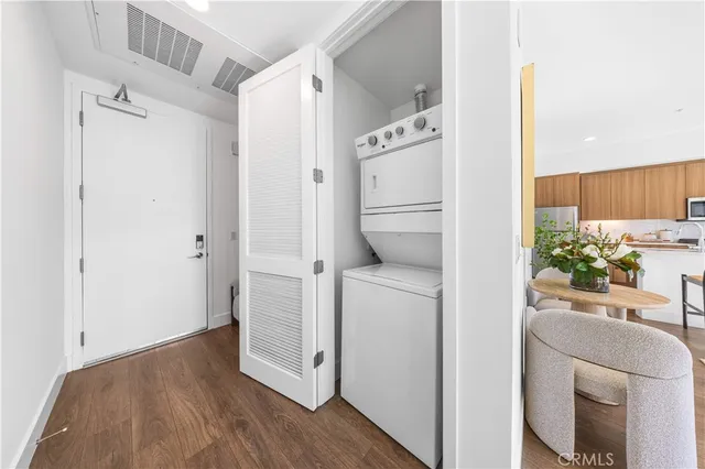 $898,800 | 709 East Walnut Street, Unit 315, Pasadena, CA 91101