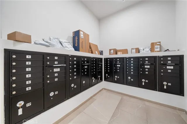 $898,800 | 709 East Walnut Street, Unit 315, Pasadena, CA 91101