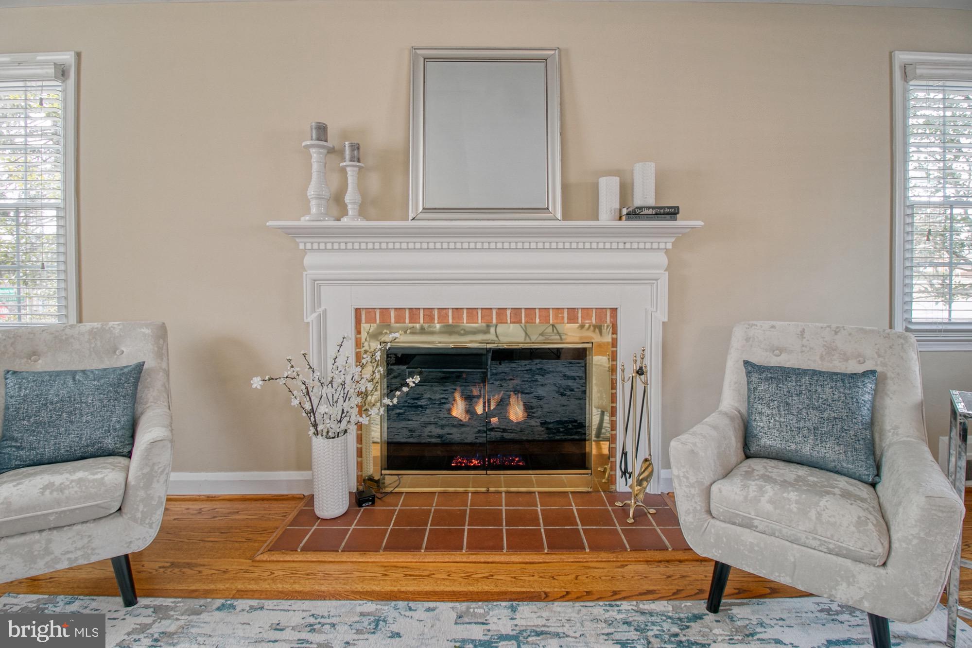 800 Wellington Road Baltimore, MD 21212 - Photo 11 of 67 Click on the gas logs and enjoy!