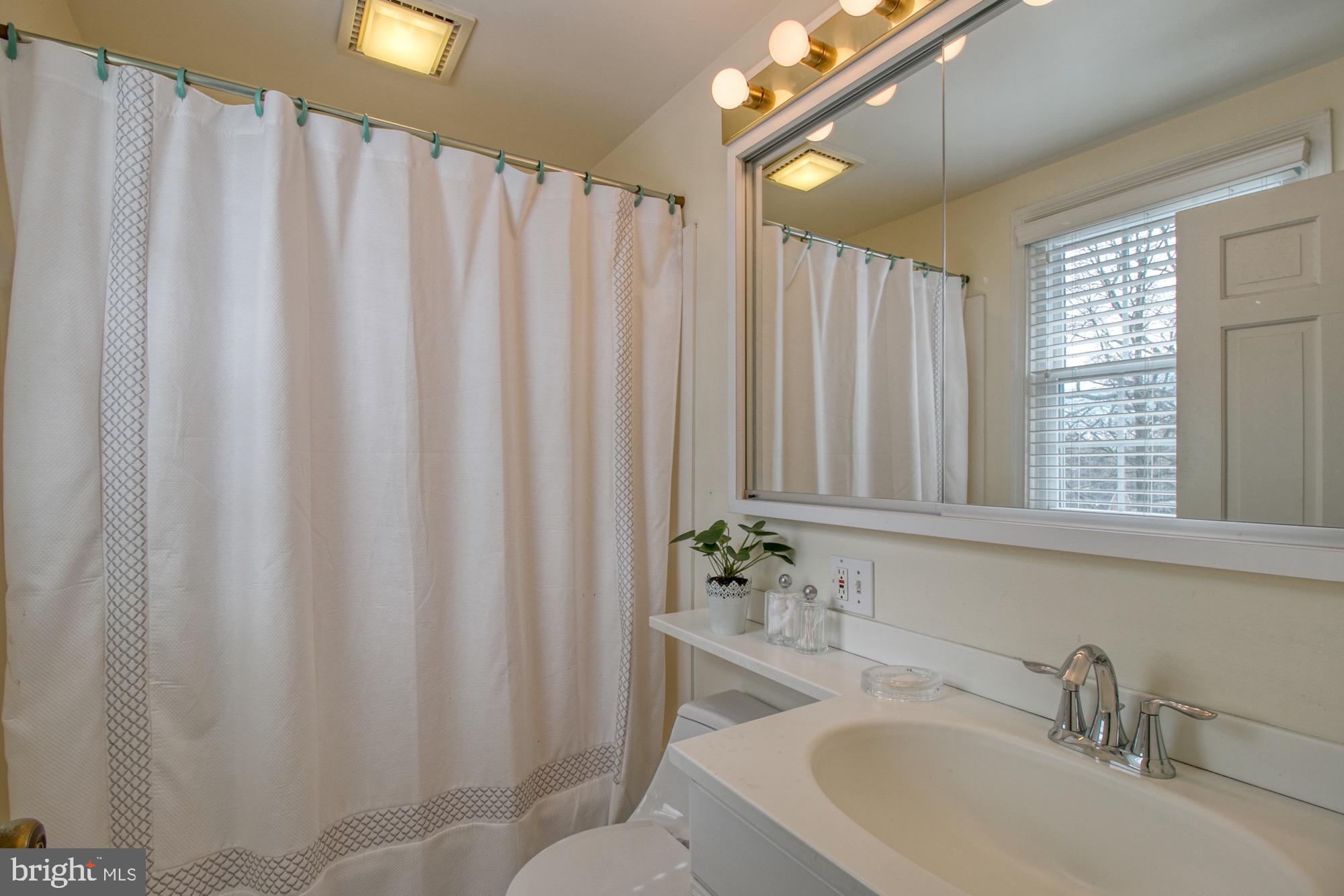 800 Wellington Road Baltimore, MD 21212 - Photo 29 of 67 Owners en suite bath